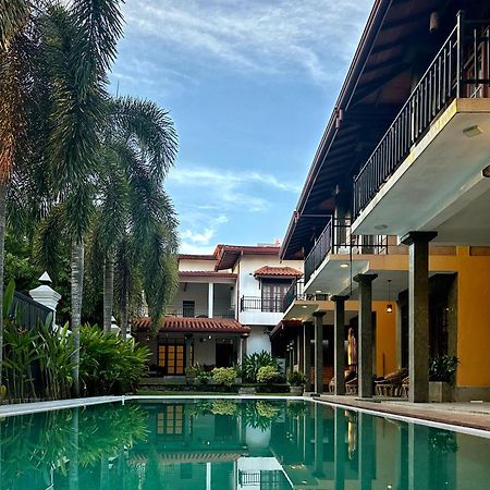 Raawan Tangalle Bagian luar foto