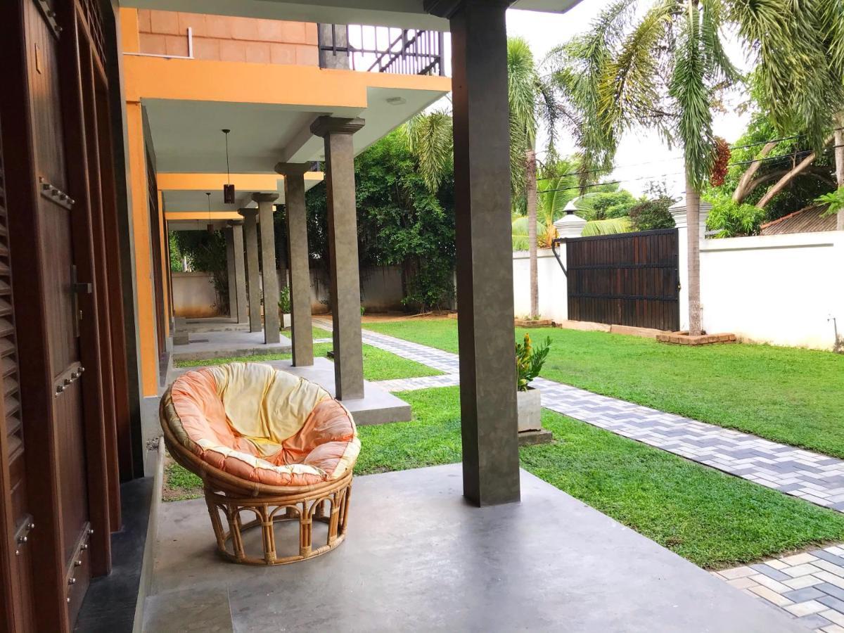 Raawan Tangalle Bagian luar foto