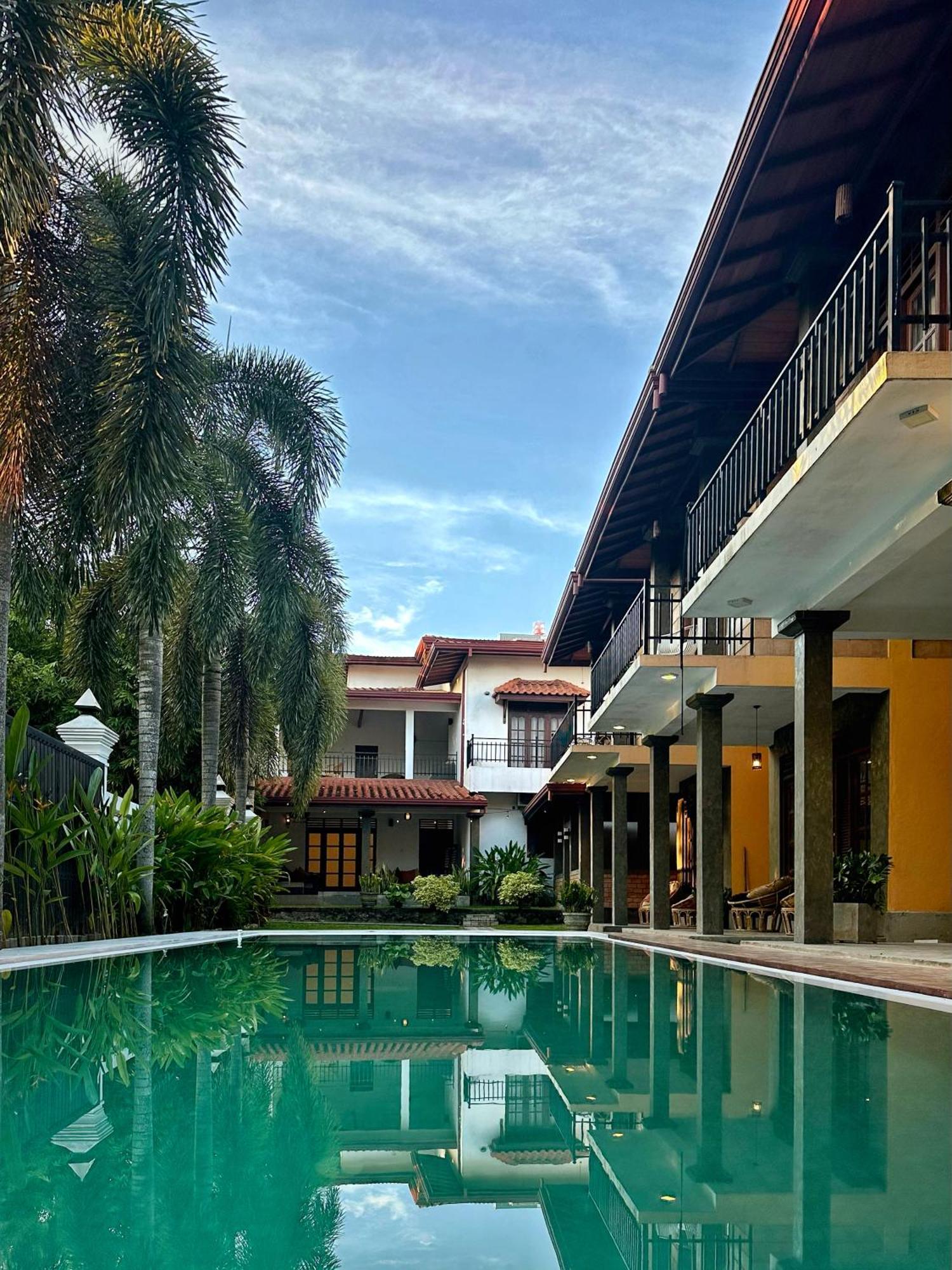 Raawan Tangalle Bagian luar foto
